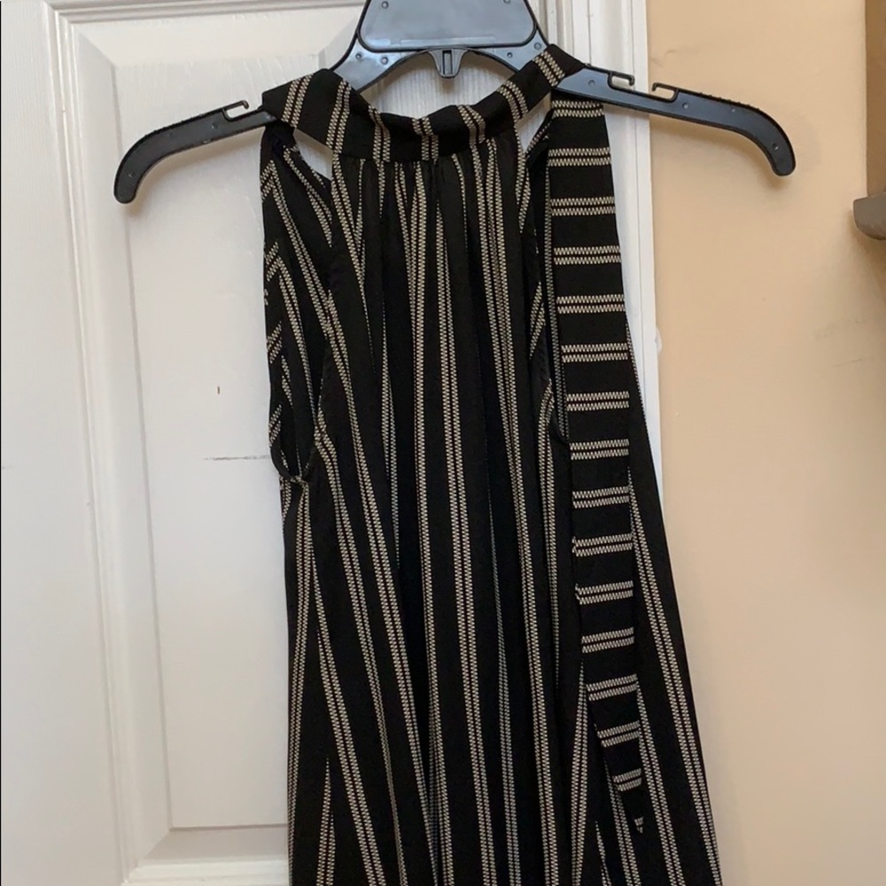 Halter top - Picture 2 of 3